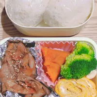 高校生運動部弁当（おにぎり２つ、おかず数品）、豆乳、ヨーグルト|rinchusさん