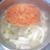 みぞれ仕立てのなめ茸と豚ひき肉入りとろみ付きコロッケうどん|darkbaronさん