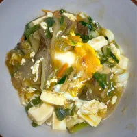 豚レバ卵豆腐の煮込みうどん|すくらんぶるえっぐさん