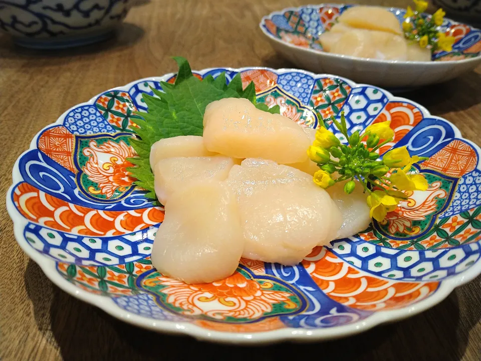 ホタテのお刺身|古尾谷りかこさん