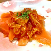スモークサーモンとピリ辛なめ茸和え🍀|まいりさん
