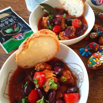 Snapdishの人気料理写真:豚挽き肉とレッドキドニーのトマト煮込み🇪🇸