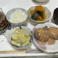 晩御飯☆わかめスープ☆豆腐入りハンバーグ☆白菜と揚げの煮浸し☆かぼちゃの炊いたん|Saharaさん