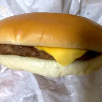 マクドナルド チーズバーガー|ばーさんさん