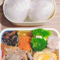高校生運動部弁当（おにぎり２つ、おかず数品）、豆乳、ヨーグルト|rinchusさん