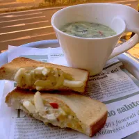 早朝のポケットサンド