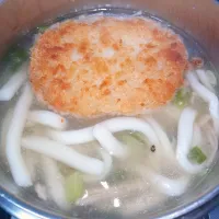 みぞれ仕立てのなめ茸と豚ひき肉入りとろみ付きコロッケうどん|darkbaronさん