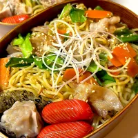 野菜たっぷり塩焼きそば弁当