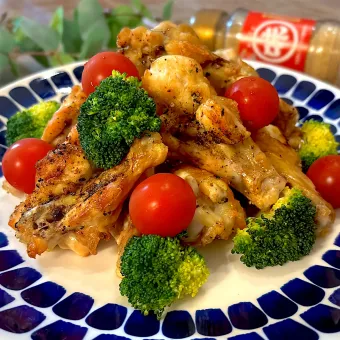 Snapdishの人気料理写真:手羽元の簡単グリルチキン🍗