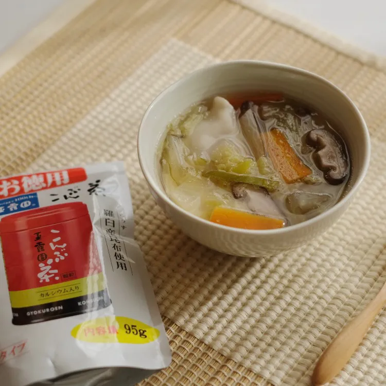 玉露園さんの こんぶ茶で
根菜のあったかスープ餃子♡ ﾟ+｡:.ﾟ|ohanaさん