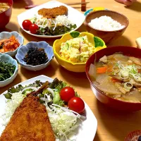 今晩は豚汁とアジフライ|こどもおやじさん