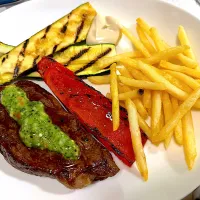 Beef steak with Chimichurri Sauce|yeni kartikasariさん
