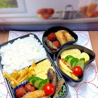 コロッケ弁当| アッキーさん
