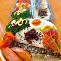 家族お弁当🍱(*ฅ́˘ฅ̀*)♡︎❤️|ふみぃさん