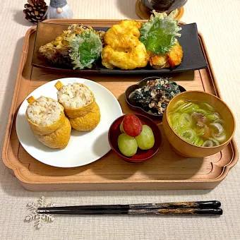 Snapdishの人気料理写真:天ぷらと牛すじスープの献立