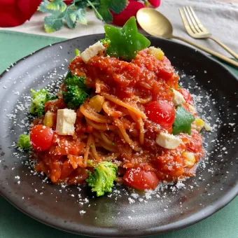 Snapdishの人気料理写真:トマトソースnoツリーパスタ