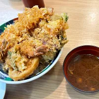 浅草葵丸進さんの冬の味覚天丼