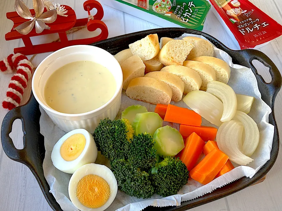 冷めても固まらない♪ ふんわりクリーミーなゴルゴンゾーラのフォンデュソース (白ワイン&生クリーム不要)|紅茶とお菓子と時々ごはんさん