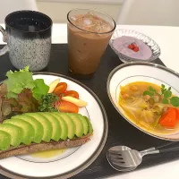 おはよう❤️年末帰るはずだった娘からムリそうって連絡あったよ。元気なのはあたしだけ？🤣