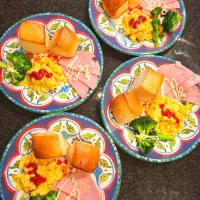 🍓お孫ちゃんと朝食🍓