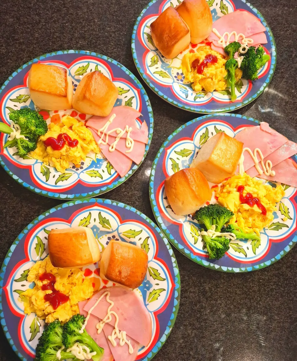 🍓お孫ちゃんと朝食🍓|ゆきさんさん