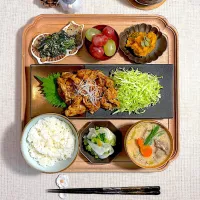 牛すじの粕汁と生姜焼きの献立