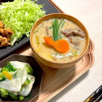 Snapdishの人気料理写真:牛すじの粕汁