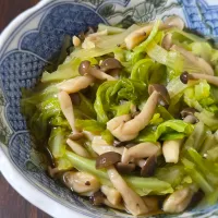 キャベツとしめじの煮物|ぱんだのままんさん