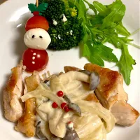 鶏肉のソテー　きのこのクリームソース🍄‍🟫