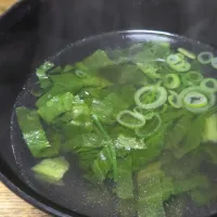 パパ作🥸レタスの外葉で中華スープ|ぱんだのままんさん