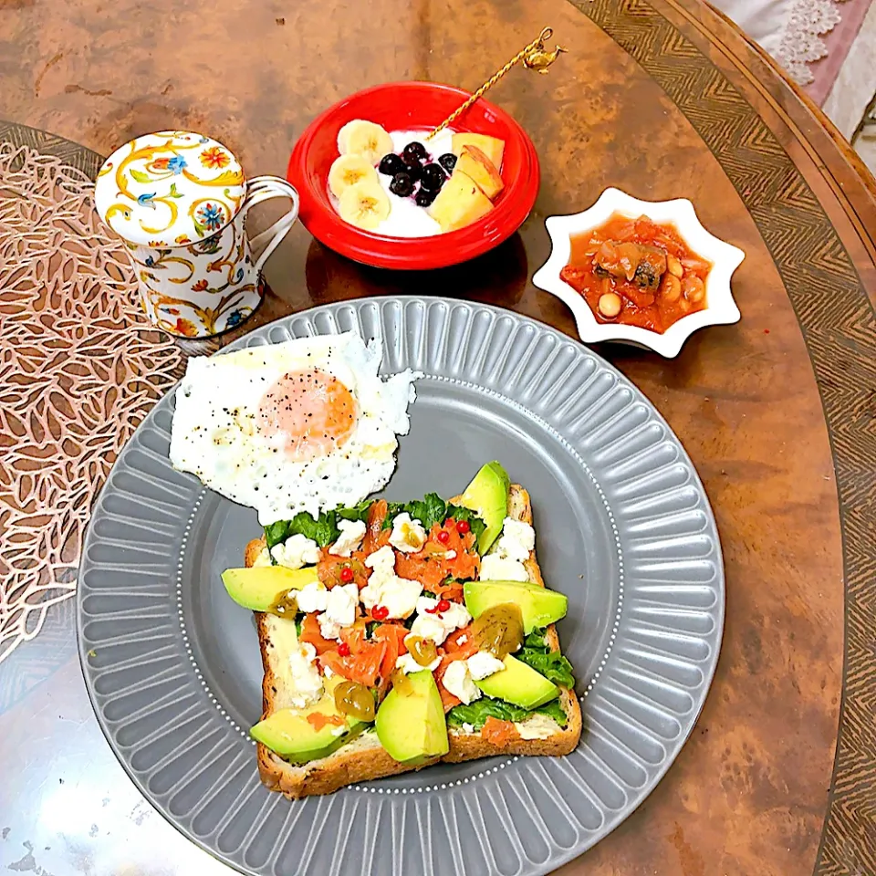 スモークサーモントースト　モーニング|ショコラさん