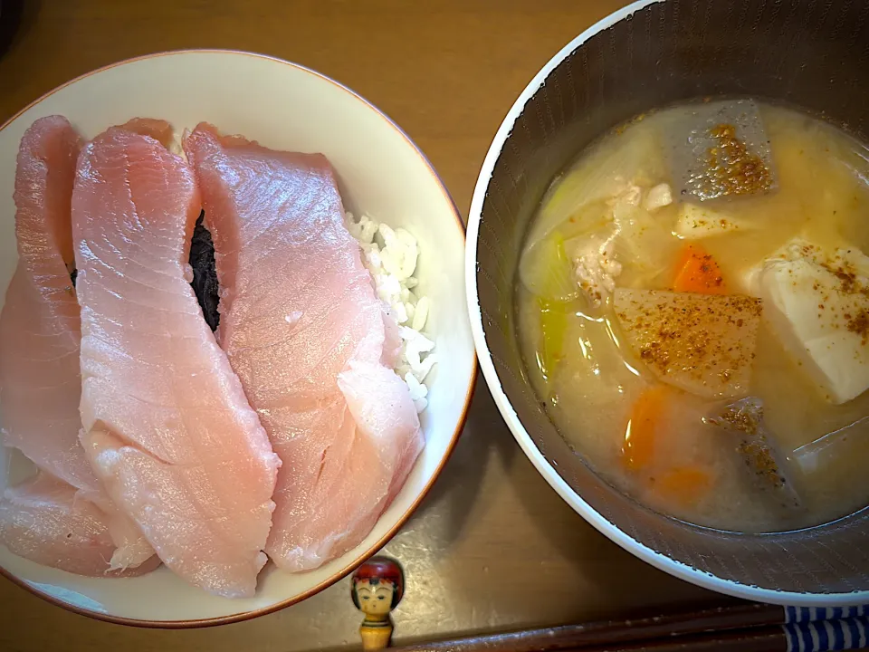 昨夜の余りもので丼ぶり朝定食|masaさん