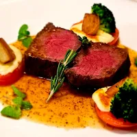 #和牛モモ肉厚切りローストビーフ