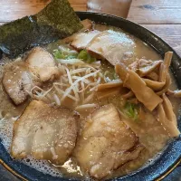 山とんとんこってりネギ多め、チャーシュー、半熟煮玉子、メンマ、もやしトッピング|buhizouさん