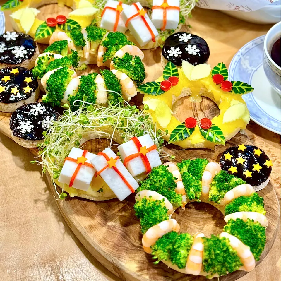 クリスマスリース風オープンサンド|1480_kojiさん