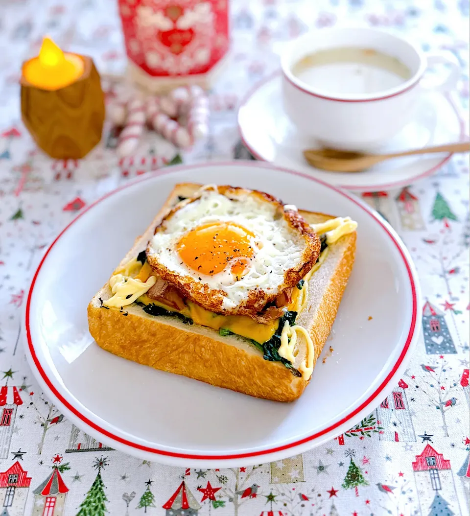 ほうれん草と目玉焼きのチーズトーストとポテトポタージュ|＊Aloha＊さん