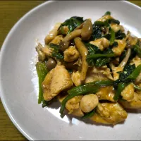 🧄ほうれん草と鶏胸肉のガーリック味噌炒め|みよぱさん
