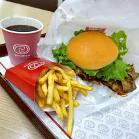 今夜はまいたけバーガーセット|T. Wonderさん