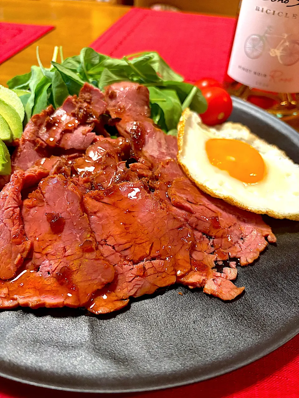 ローストビーフプレート🍖|おかちさん