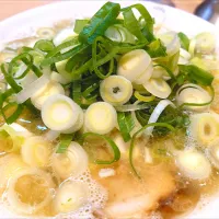 【価格改訂】
【完全キャッシュレス対応】
【TRYラーメン大賞2025-2026 
名店MIX部門5位】 
【食べログ ラーメン TOKYO 
百名店 2023~2025 選出店】 
桜上水 船越 
塩中華そば 麺半分 
(茹で前100g、1,200円) 
＋ネギ (麺半分でサービス無料)
＠桜上水4分
25343
〈醤168塩57噌󠄀26タ12昆9出16 F18冷27混5つ3焼1ポ1〉
