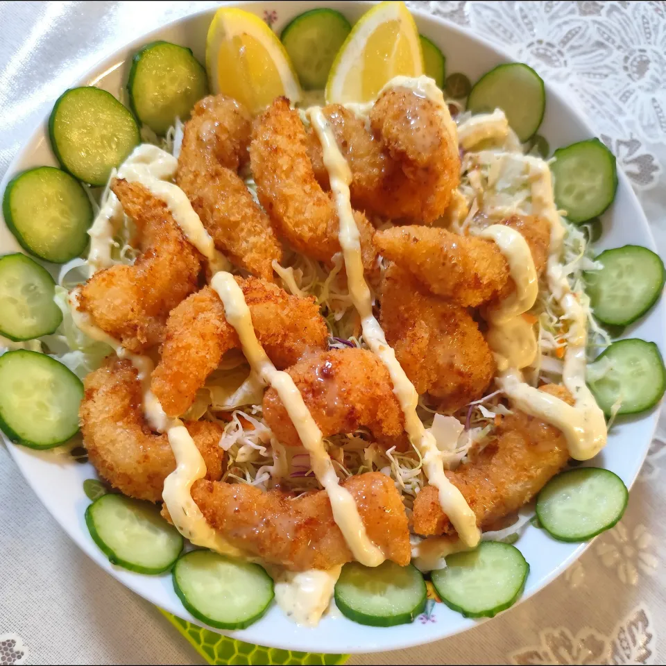 簡単少し豪華に!!揚げるだけ海老フライのサラダ|m.rafuさん