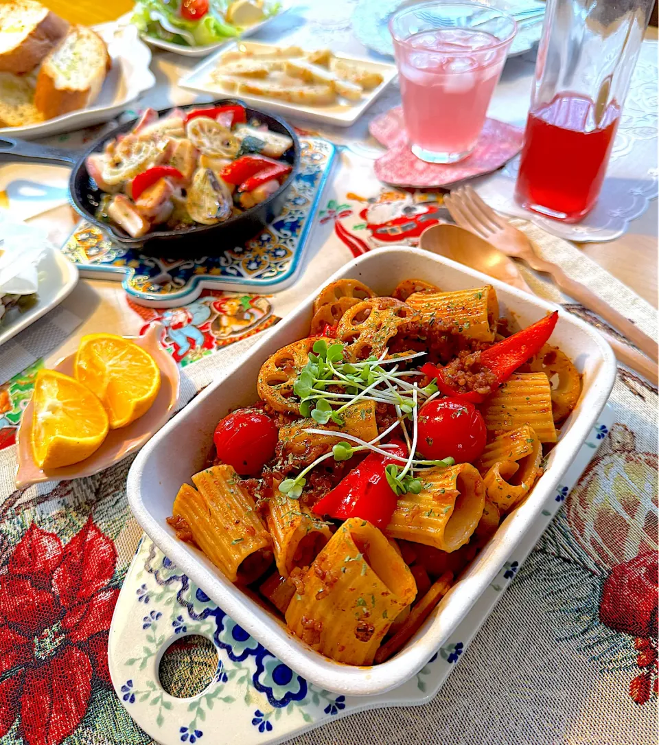 ほっこり大人すぎる女子のクリスマスメニュー🎄👵                             焼き野菜たっぷりパッケリと
ひき肉のトマトクリーム
カボス添え
|さらっと🍀さん