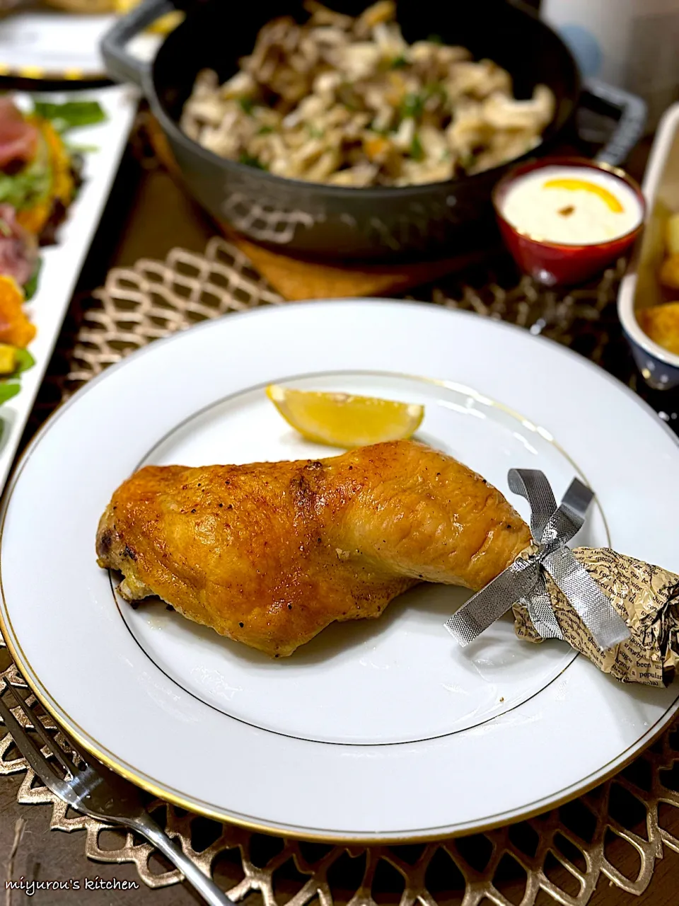 スペイン🇪🇸バルでクリスマス🎄スパイス21が決め手のローストチキン🍗|由美さん