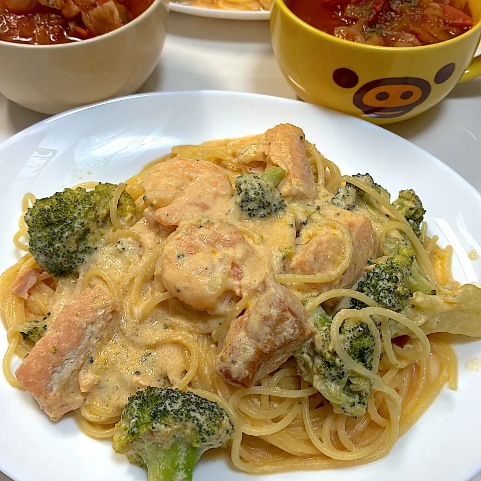海老鮭クリームパスタ&ミネストローネ|なおさん