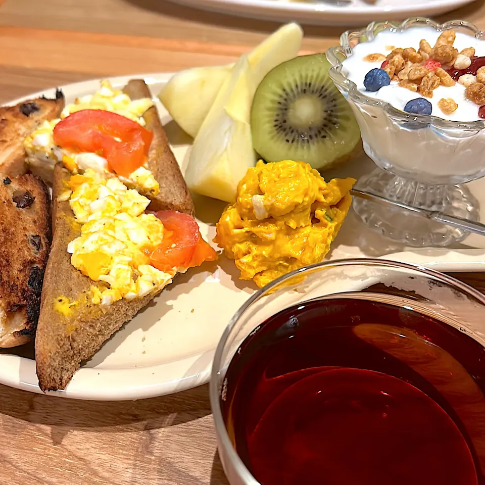 クリスマスイブの日の朝ごはん🎄|mokoさん