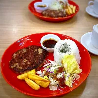 ヴィクトリアステーションでランチ|akopeko ◡̈⋆さん