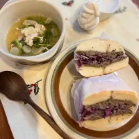 レバーペーストの米粉ベーグルサンド　豚肉と間引き大根の味噌スープ| chihoさん