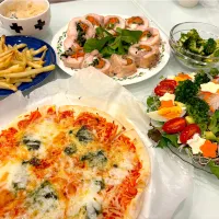 メリークリスマス🎄 チキンロールとマルゲリータ🍕|Snow10さん