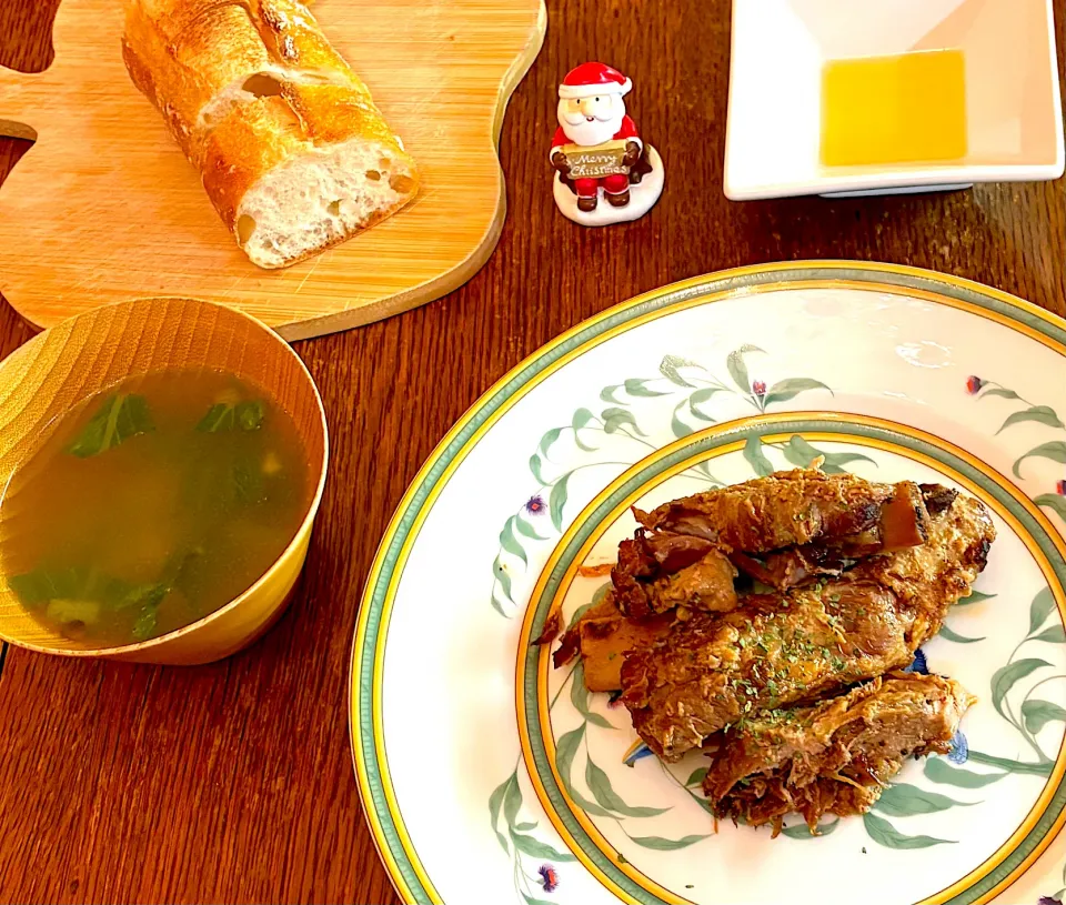 晩ごはん♯クリスマス♯スペアリブ煮込み♯バゲット|小松菜さん