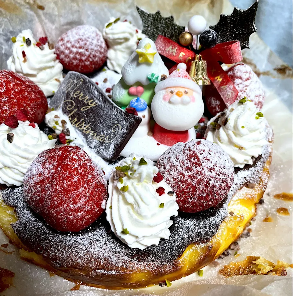 バスク風チーズケーキクリスマス仕様(カット前)|DKさん